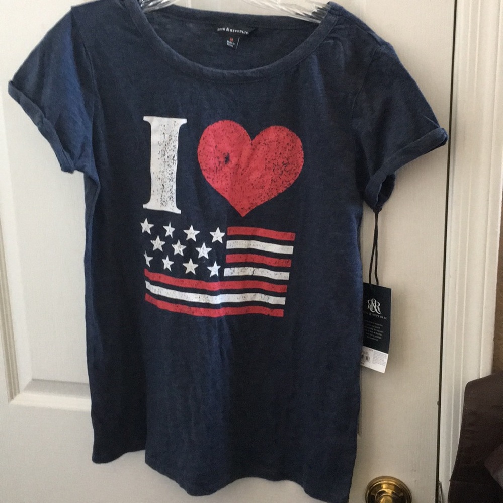 FINAL MARKDOWN NWOT ladies rock and republic tee medium